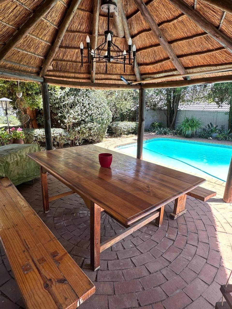 Bagley Terrace 136 Cottage Johannesburg Exterior foto